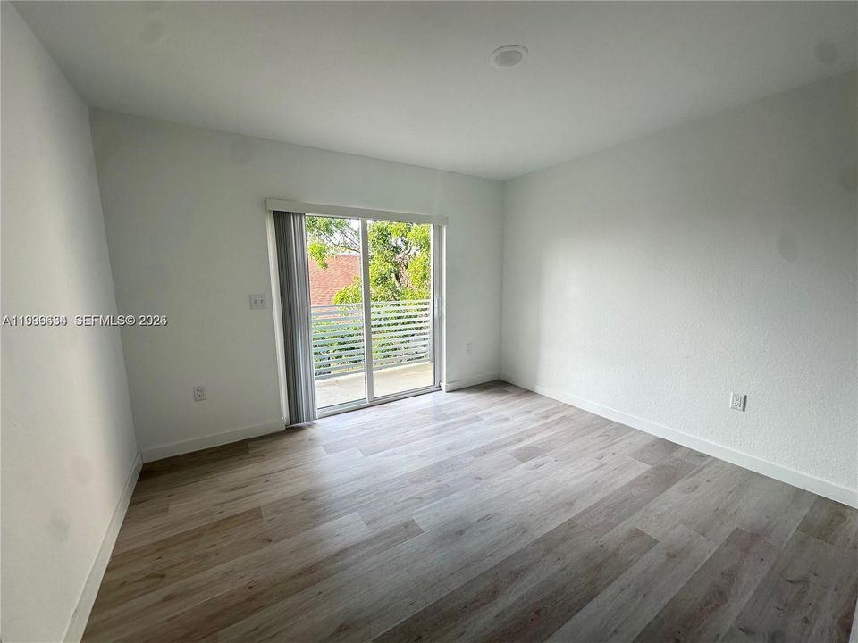 For Rent: $3,200 (3 beds, 1 baths, 1500 Square Feet)