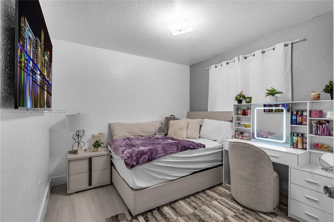 В аренду: $3,000 (3 спален, 2 ванн, 1384 Квадратных фут)