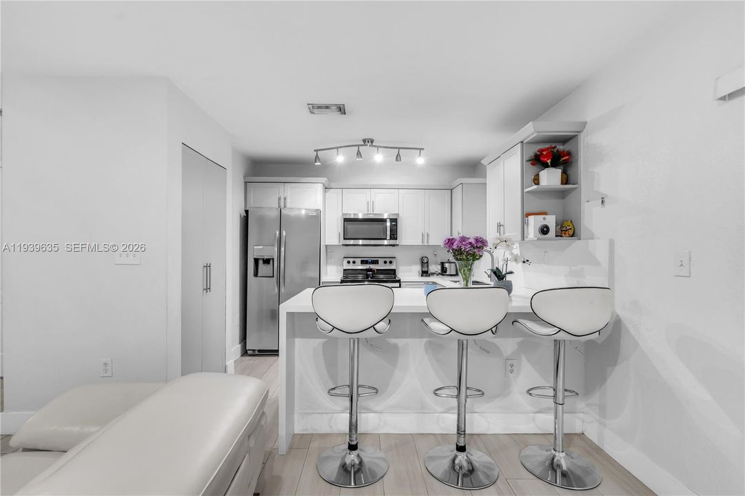 В аренду: $3,000 (3 спален, 2 ванн, 1384 Квадратных фут)