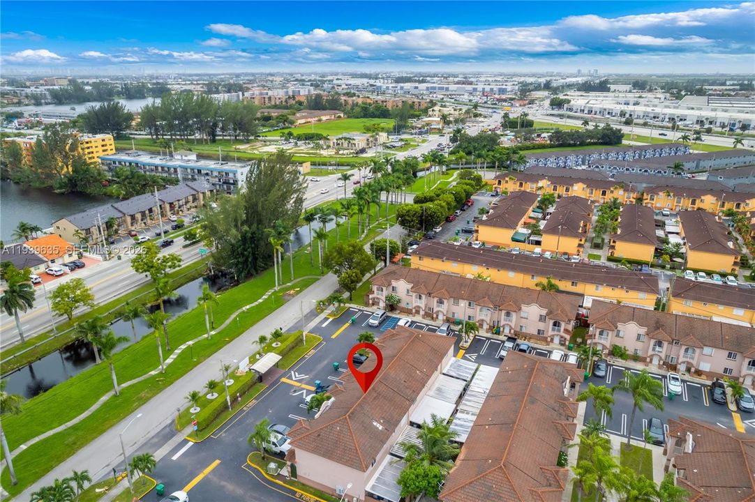 В аренду: $3,000 (3 спален, 2 ванн, 1384 Квадратных фут)