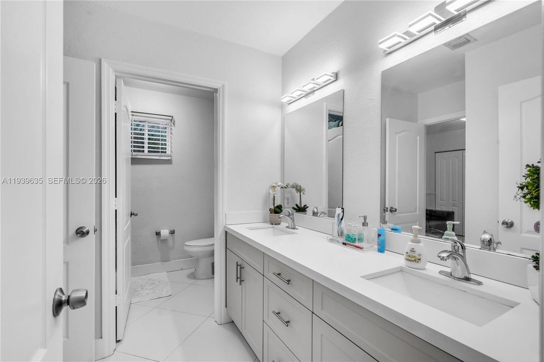 В аренду: $3,000 (3 спален, 2 ванн, 1384 Квадратных фут)