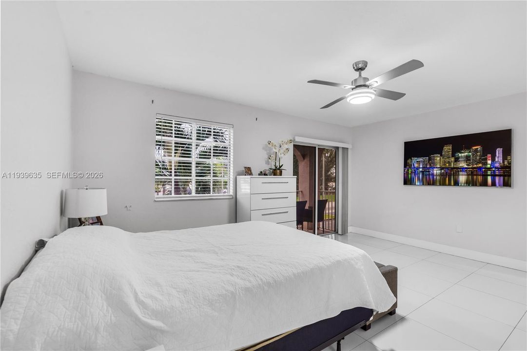 В аренду: $3,000 (3 спален, 2 ванн, 1384 Квадратных фут)