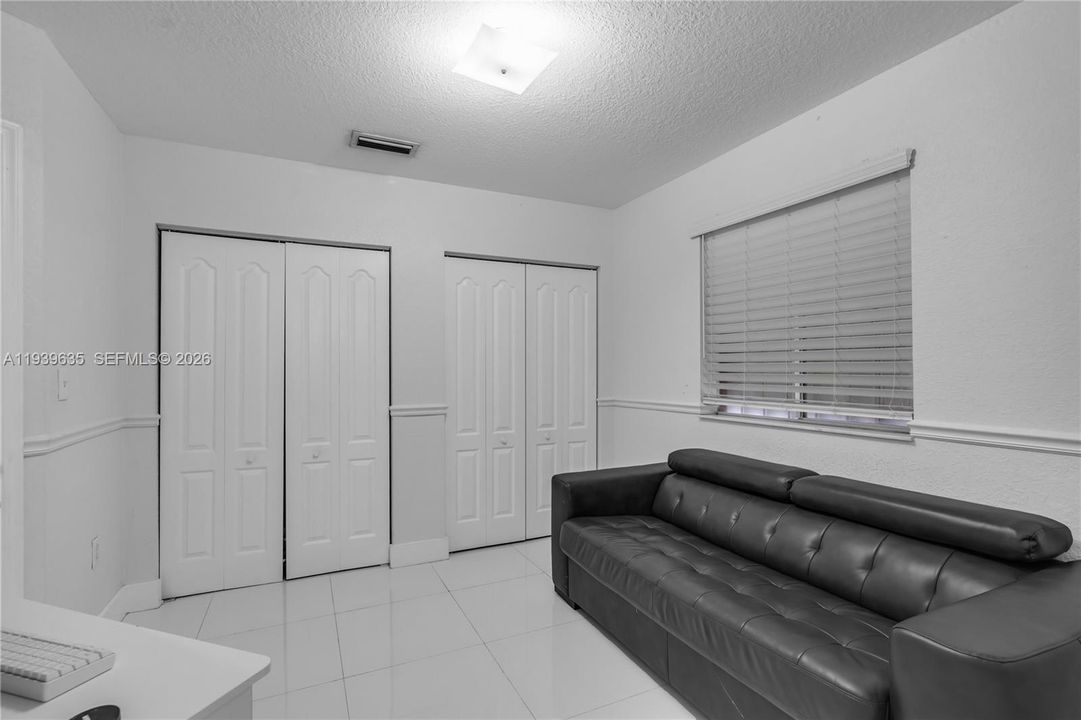 В аренду: $3,000 (3 спален, 2 ванн, 1384 Квадратных фут)