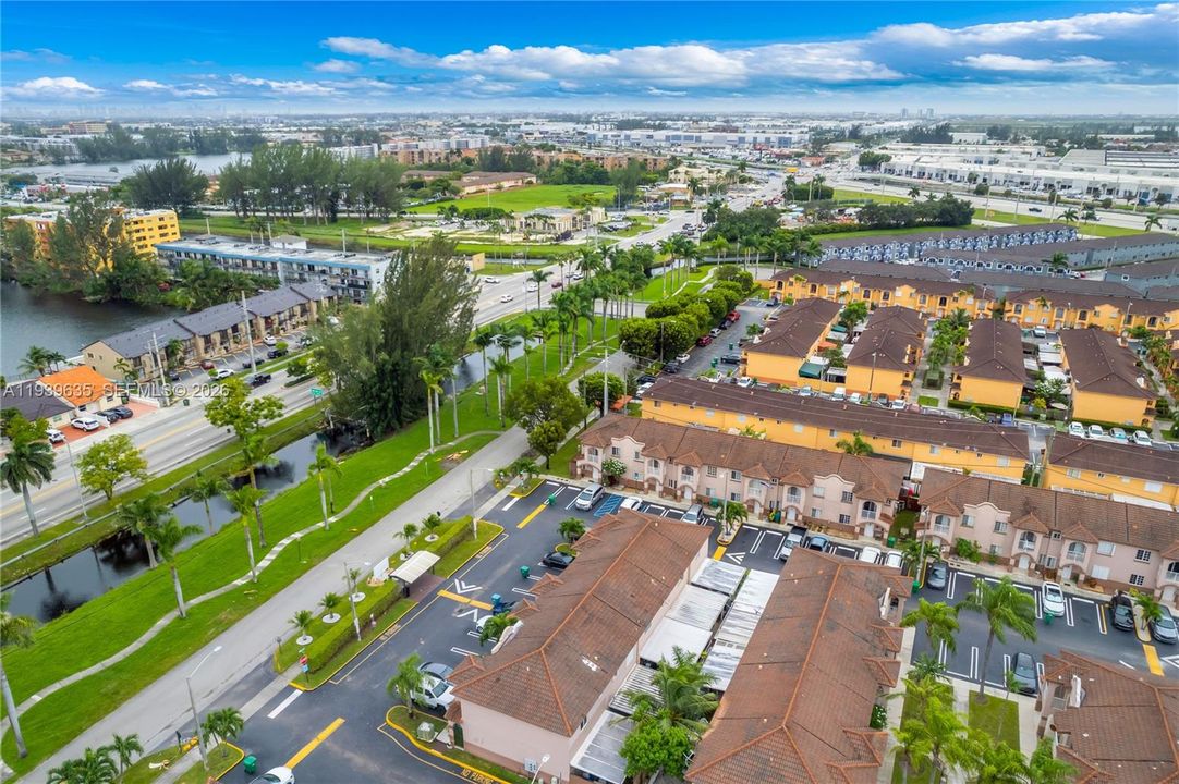 В аренду: $3,000 (3 спален, 2 ванн, 1384 Квадратных фут)