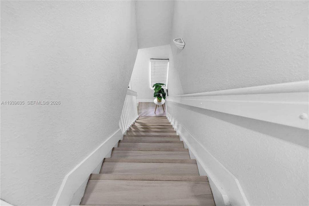 В аренду: $3,000 (3 спален, 2 ванн, 1384 Квадратных фут)