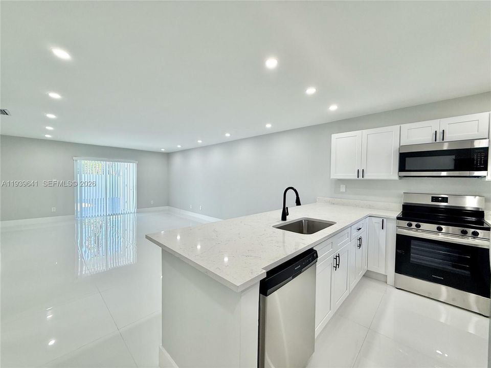 En Venta: $535,000 (2 camas, 2 baños, 1024 Pies cuadrados)