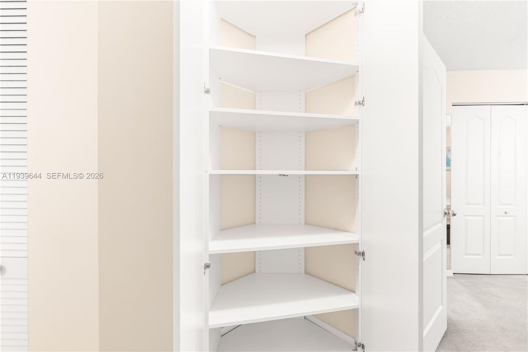 For Sale: $375,000 (2 beds, 2 baths, 1120 Square Feet)