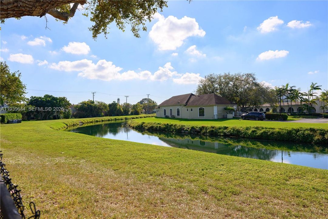 For Sale: $375,000 (2 beds, 2 baths, 1120 Square Feet)