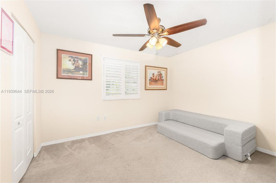 For Sale: $375,000 (2 beds, 2 baths, 1120 Square Feet)