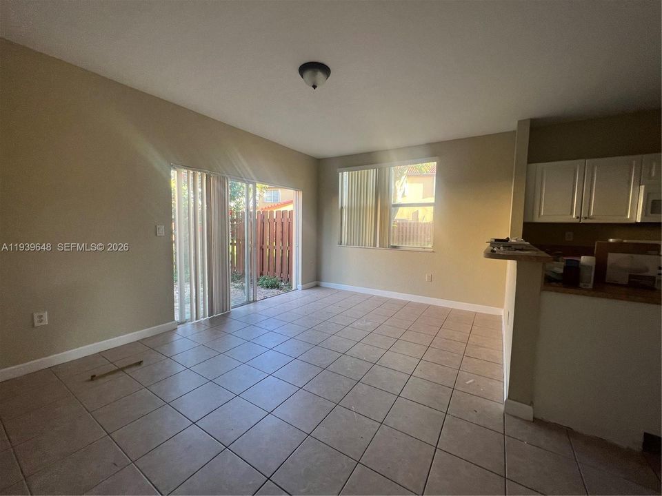 На продажу: $345,000 (3 спален, 2 ванн, 1169 Квадратных фут)