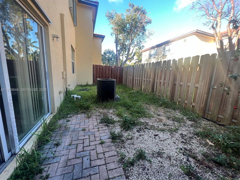 На продажу: $345,000 (3 спален, 2 ванн, 1169 Квадратных фут)