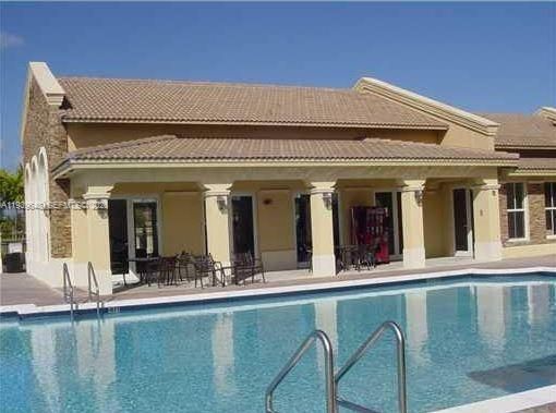 На продажу: $345,000 (3 спален, 2 ванн, 1169 Квадратных фут)