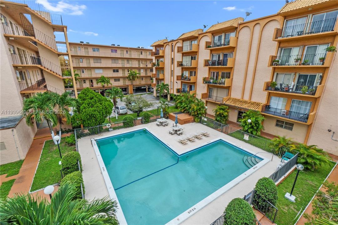 В аренду: $2,300 (2 спален, 2 ванн, 1080 Квадратных фут)