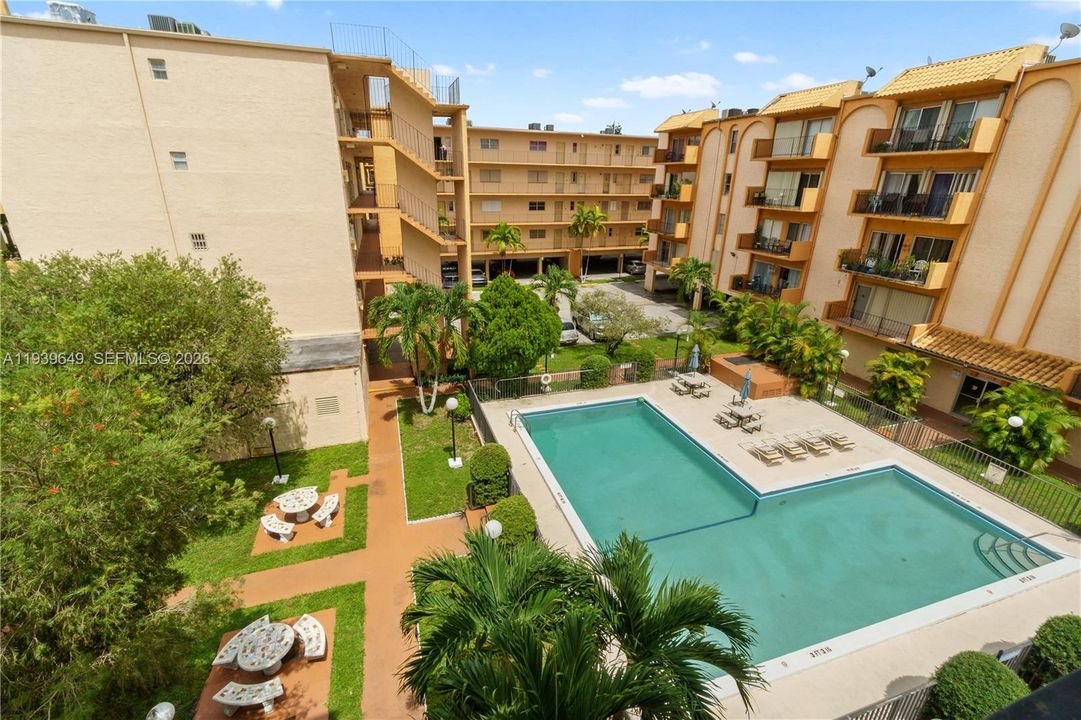 В аренду: $2,300 (2 спален, 2 ванн, 1080 Квадратных фут)