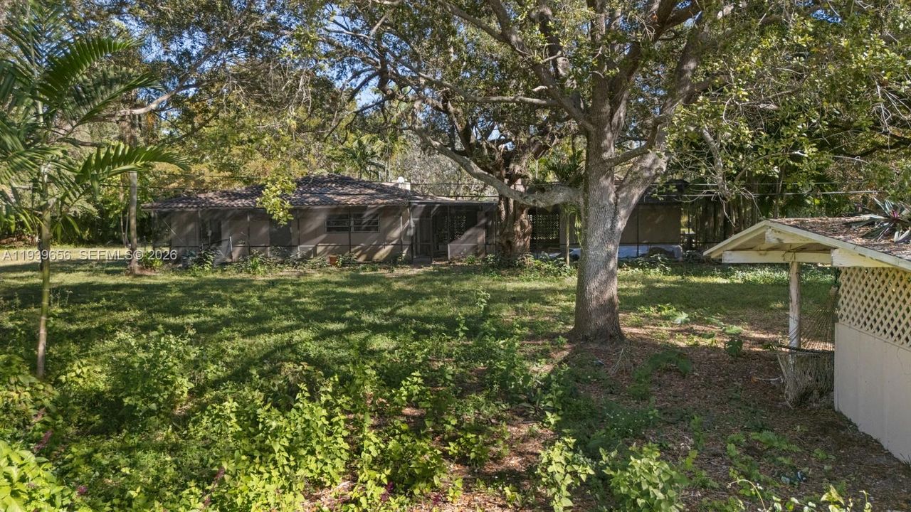 For Sale: $2,800,000 (1.30 acres)
