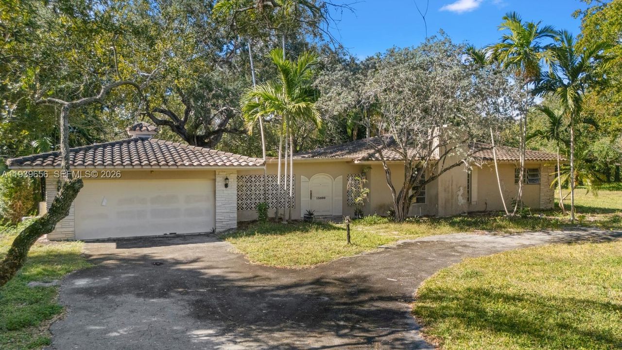 For Sale: $2,800,000 (1.30 acres)
