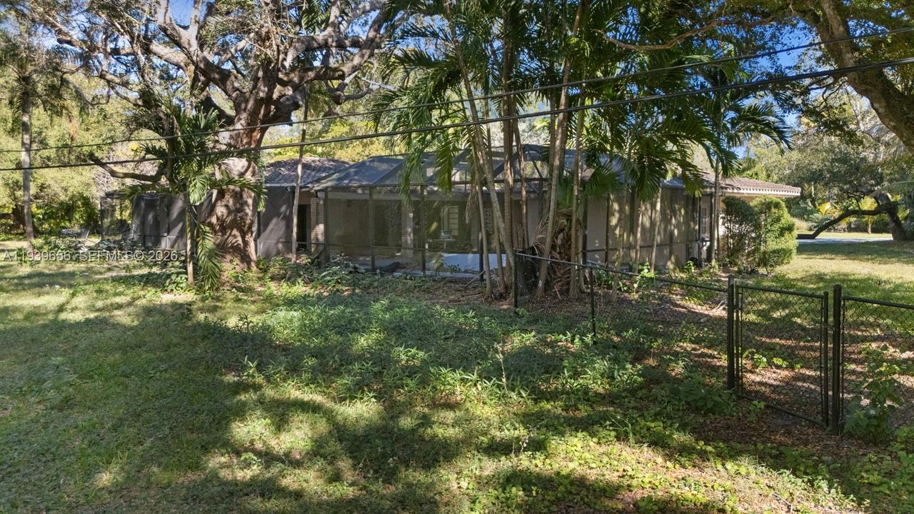 For Sale: $2,800,000 (1.30 acres)