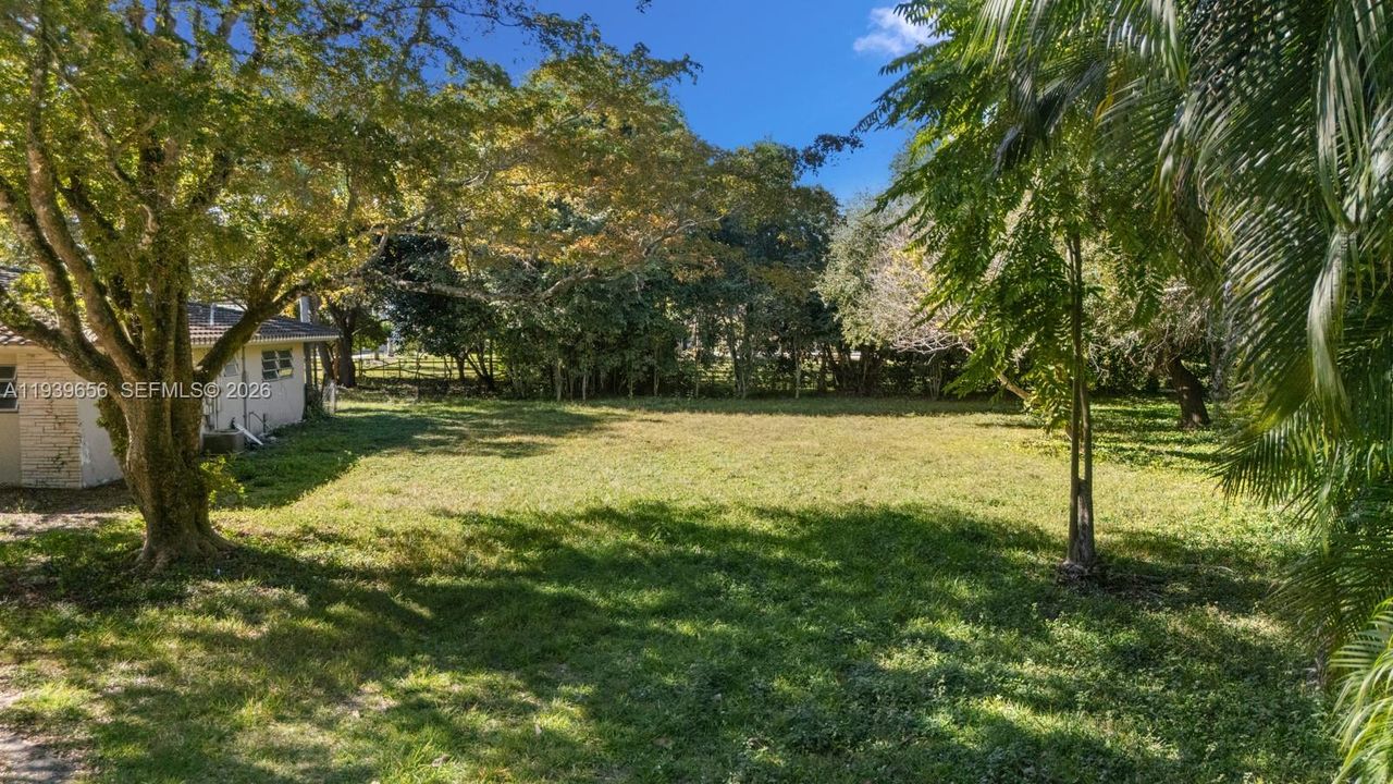 For Sale: $2,800,000 (1.30 acres)