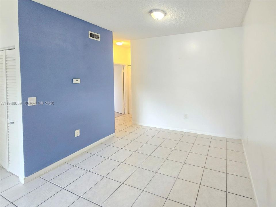 出租: $2,100 (2 贝兹, 2 浴室, 854 平方英尺)