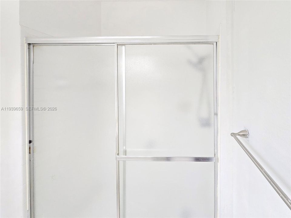 出租: $2,100 (2 贝兹, 2 浴室, 854 平方英尺)