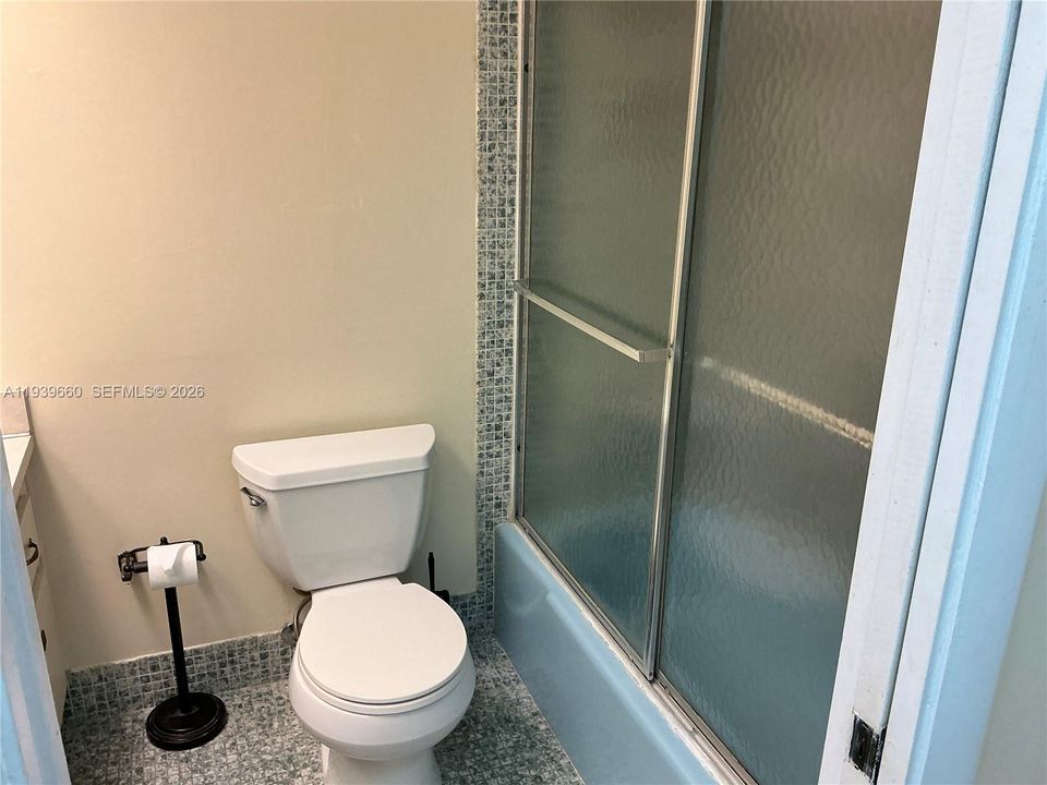 For Sale: $150,000 (2 beds, 2 baths, 920 Square Feet)