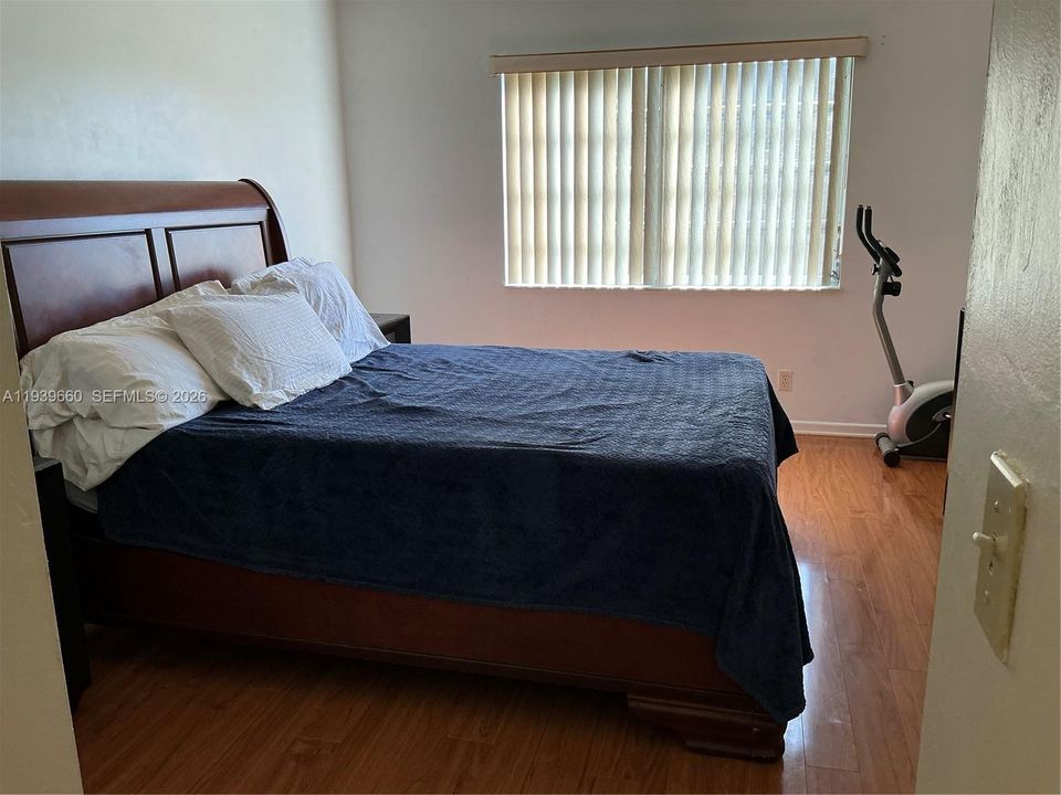 For Sale: $150,000 (2 beds, 2 baths, 920 Square Feet)