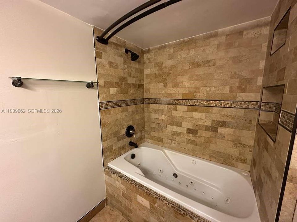 На продажу: $265,000 (3 спален, 2 ванн, 1070 Квадратных фут)