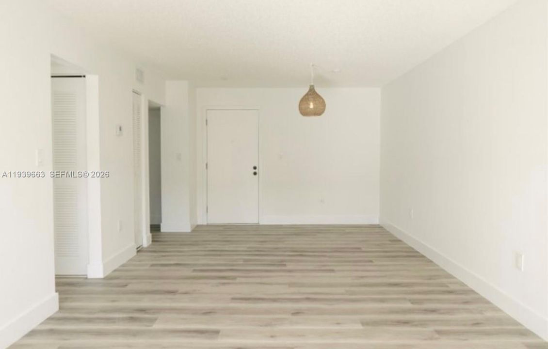 出租: $1,900 (1 贝兹, 1 浴室, 672 平方英尺)