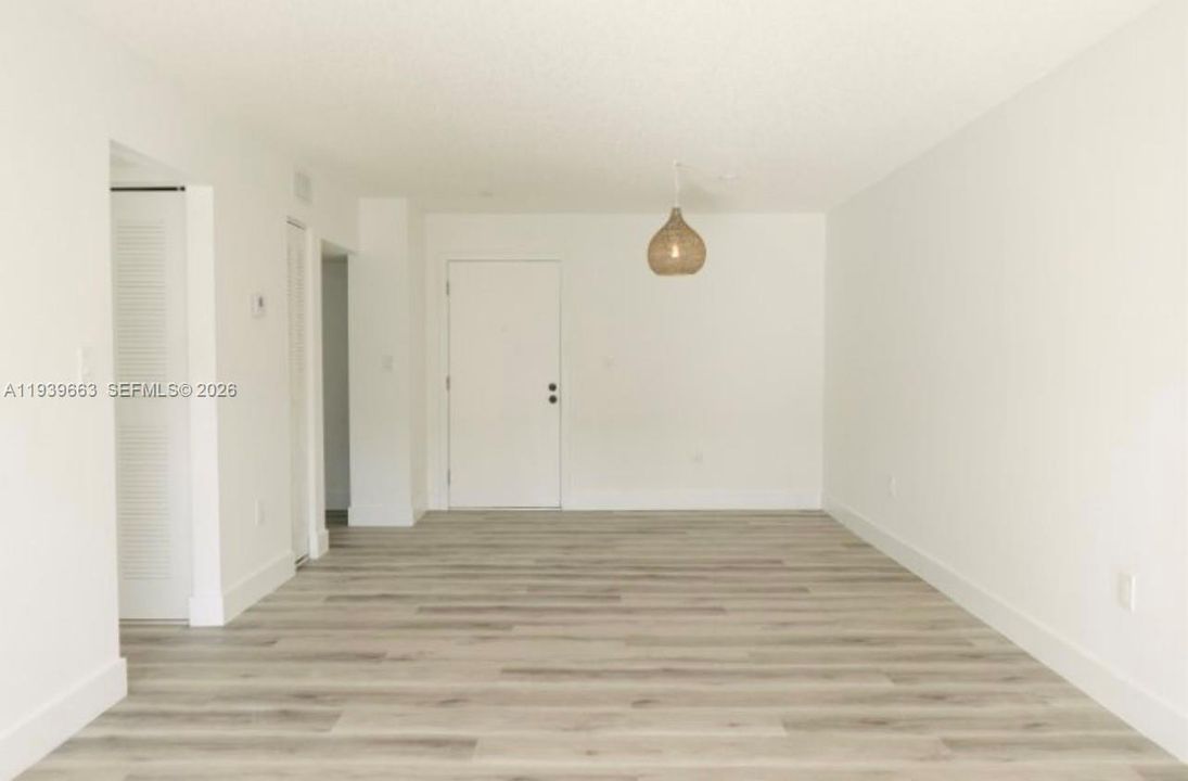 出租: $1,900 (1 贝兹, 1 浴室, 672 平方英尺)