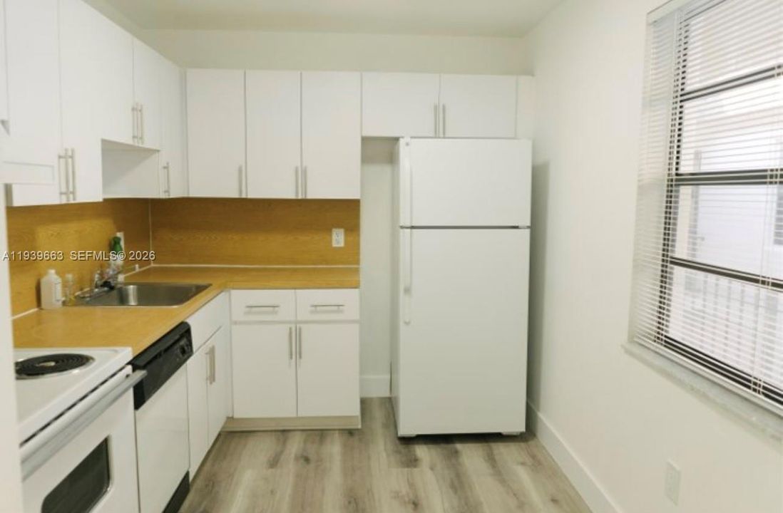 出租: $1,900 (1 贝兹, 1 浴室, 672 平方英尺)