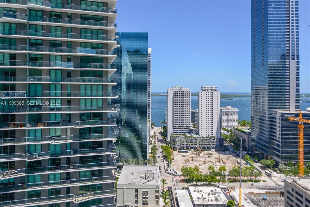 For Rent: $3,300 (1 beds, 1 baths, 784 Square Feet)