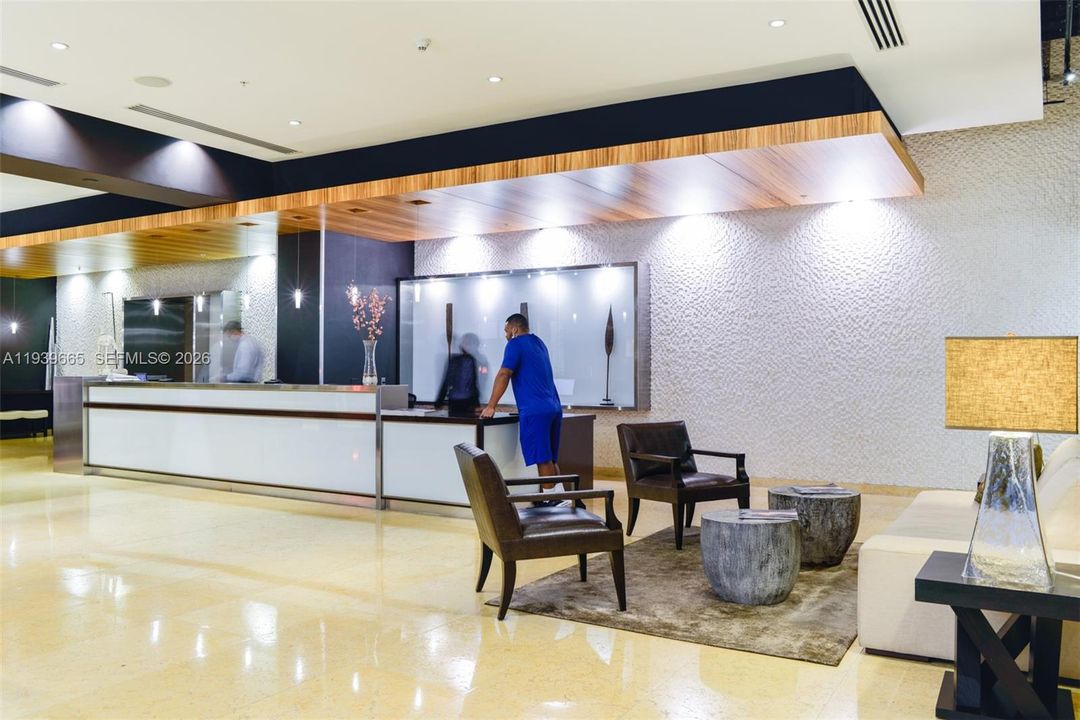 For Rent: $3,300 (1 beds, 1 baths, 784 Square Feet)