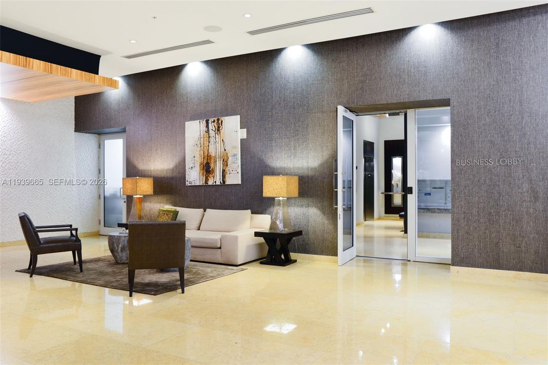 For Rent: $3,300 (1 beds, 1 baths, 784 Square Feet)