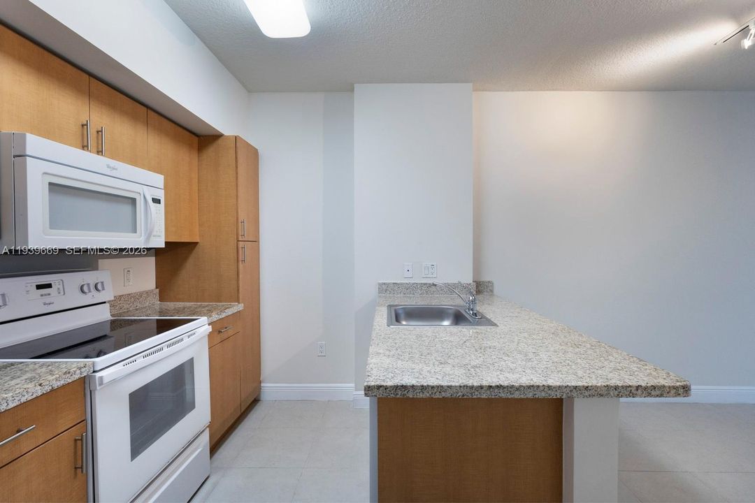For Rent: $2,550 (2 beds, 2 baths, 756 Square Feet)