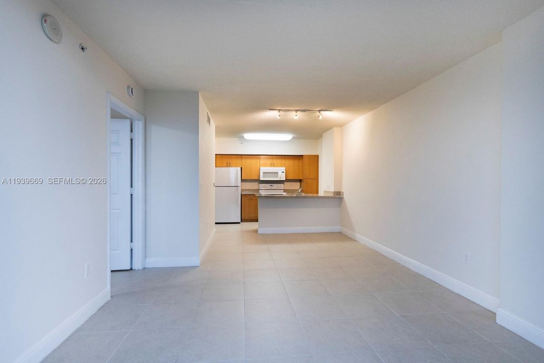 For Rent: $2,550 (2 beds, 2 baths, 756 Square Feet)