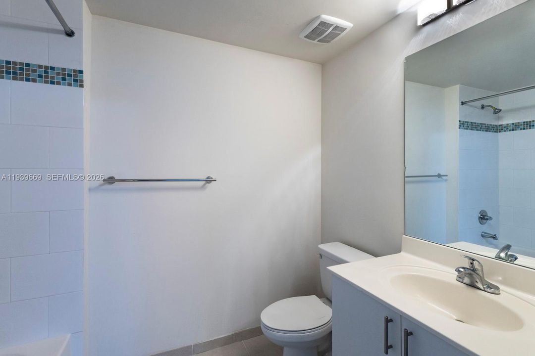 For Rent: $2,550 (2 beds, 2 baths, 756 Square Feet)