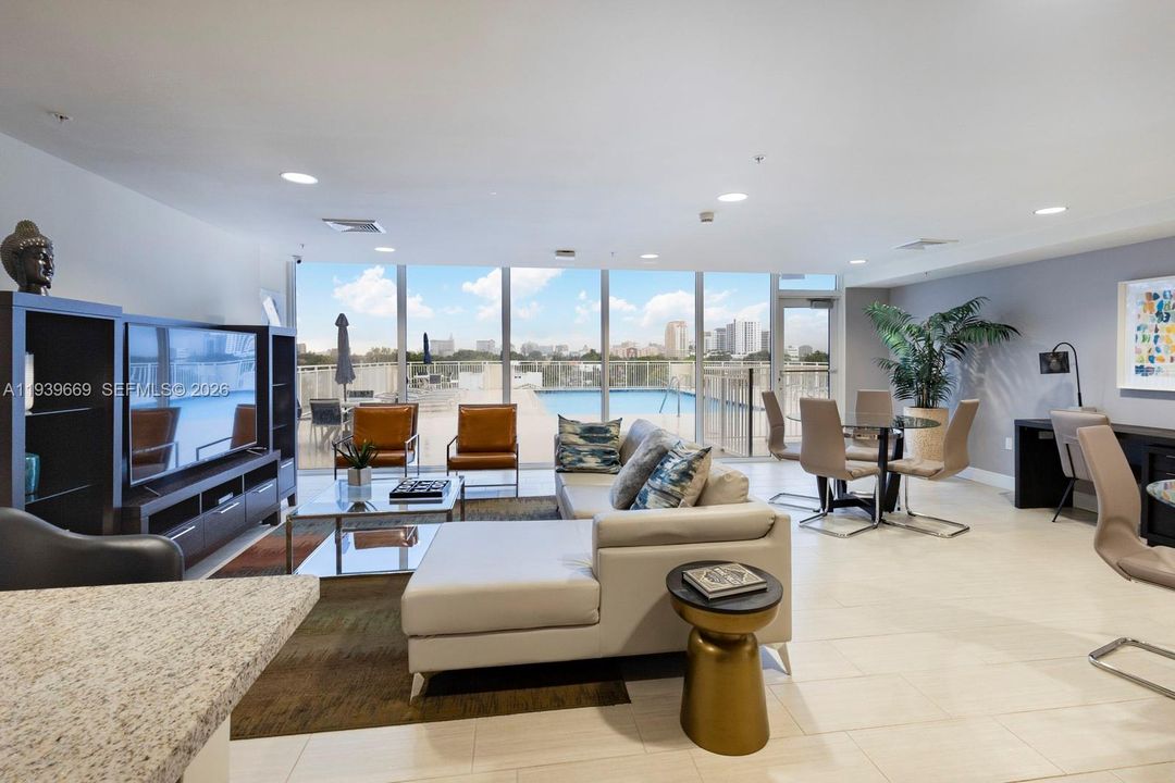 For Rent: $2,550 (2 beds, 2 baths, 756 Square Feet)