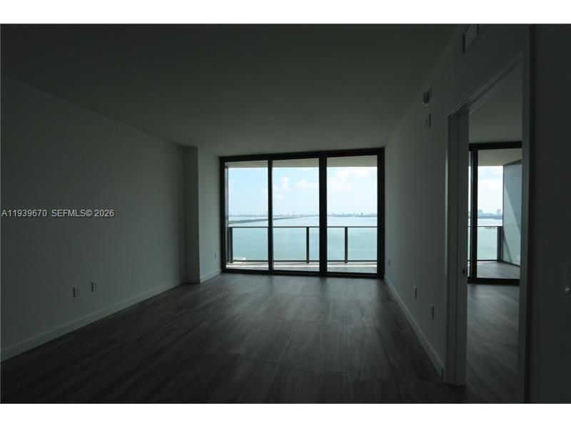 待售: $750,000 (2 贝兹, 2 浴室, 1143 平方英尺)