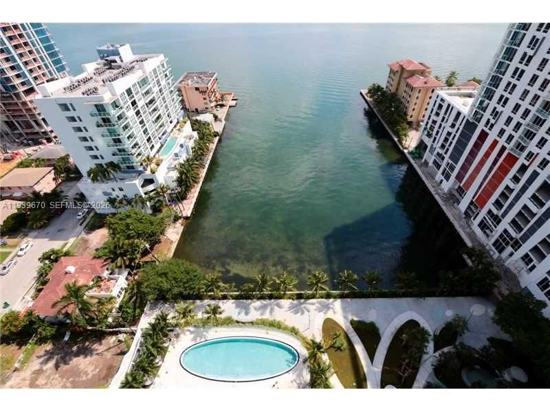 待售: $750,000 (2 贝兹, 2 浴室, 1143 平方英尺)