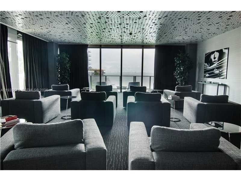 待售: $750,000 (2 贝兹, 2 浴室, 1143 平方英尺)