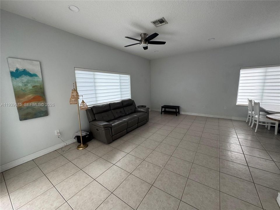 待售: $995,000 (4 贝兹, 3 浴室, 2314 平方英尺)