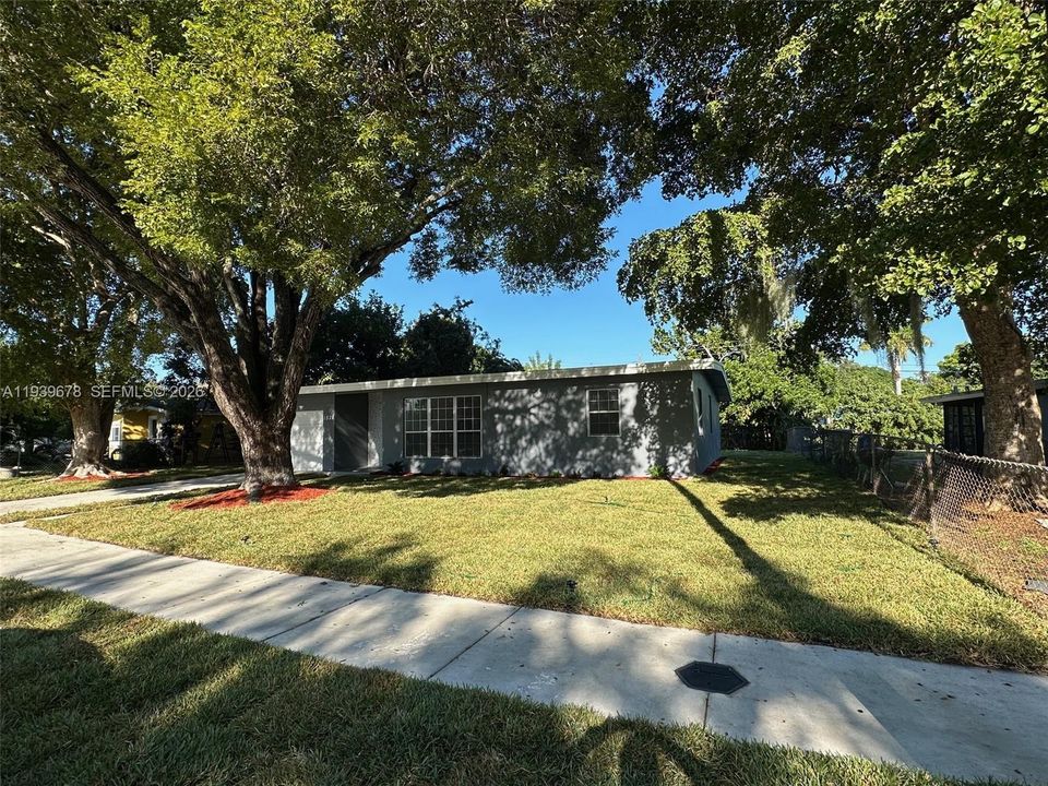 На продажу: $545,000 (3 спален, 2 ванн, 1110 Квадратных фут)