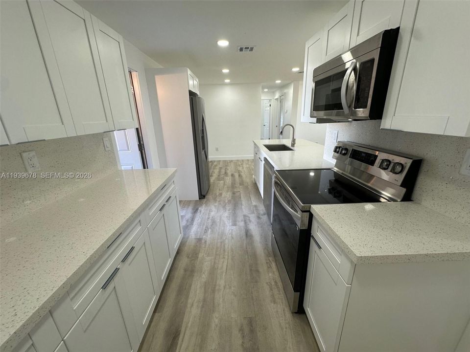 На продажу: $545,000 (3 спален, 2 ванн, 1110 Квадратных фут)