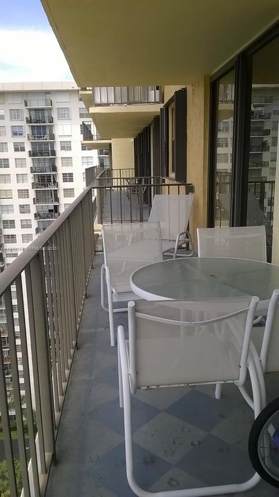 出租: $2,350 (2 贝兹, 2 浴室, 1008 平方英尺)