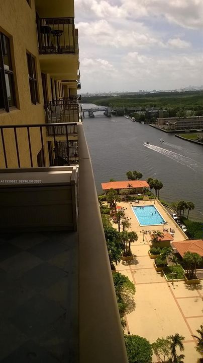 出租: $2,350 (2 贝兹, 2 浴室, 1008 平方英尺)