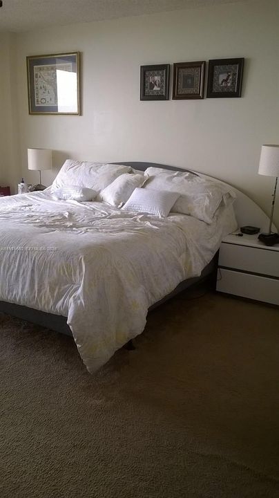 出租: $2,350 (2 贝兹, 2 浴室, 1008 平方英尺)