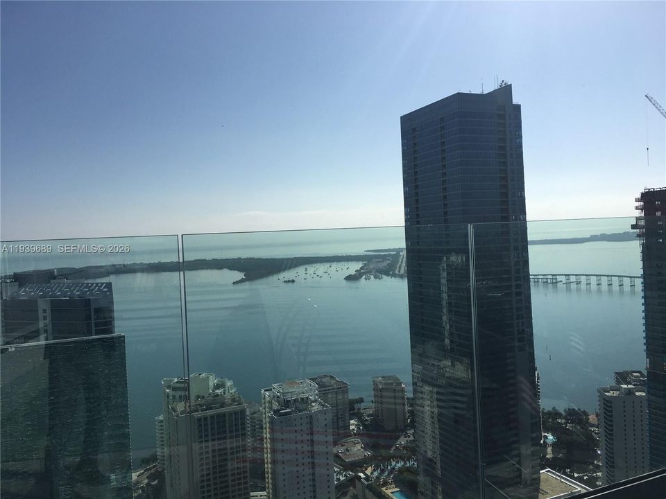 For Sale: $735,000 (1 beds, 2 baths, 880 Square Feet)