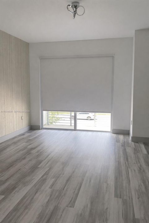 En Venta: $730,000 (3 camas, 3 baños, 1743 Pies cuadrados)