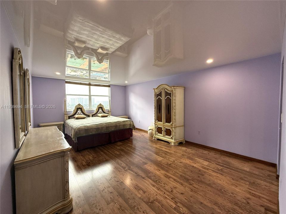 En Venta: $399,000 (2 camas, 2 baños, 1360 Pies cuadrados)