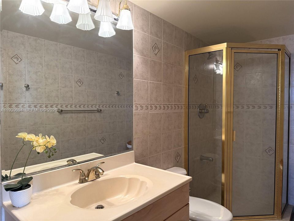 En Venta: $399,000 (2 camas, 2 baños, 1360 Pies cuadrados)